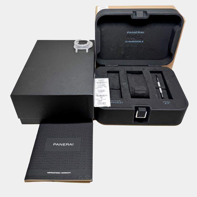 Pre Owned Panerai Submersible PAM01616 Automatic Black Carbon Men’s Wristwatch 47mm