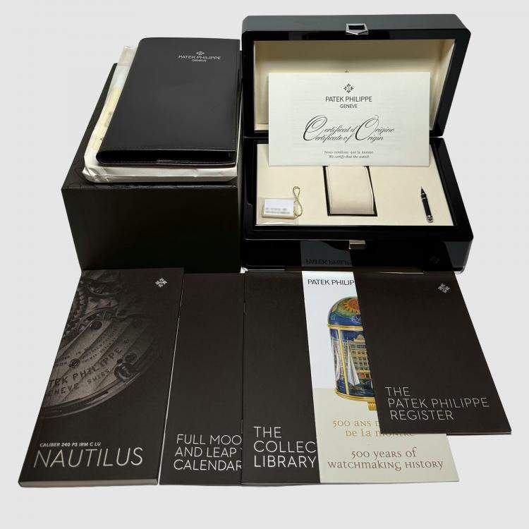 Pre Owned Pre-Owned Patek Philippe Nautilus Moonphase 5712/1A-001 Automatic 40 mm