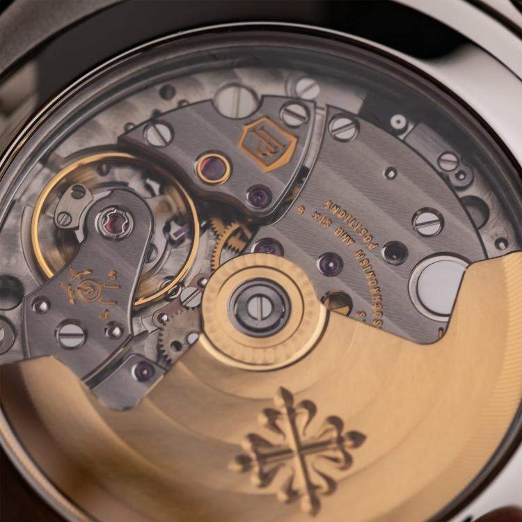 Pre Owned Pre-Owned Patek Philippe Nautilus Annual Calendar 5726/1A-010 White Automatic Stainless Steel Men's Wristwatch 40 MM