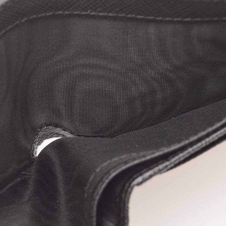 Pre Owned Prada Black Saffiano Metal Leather Triangle Logo Bifold Wallet
