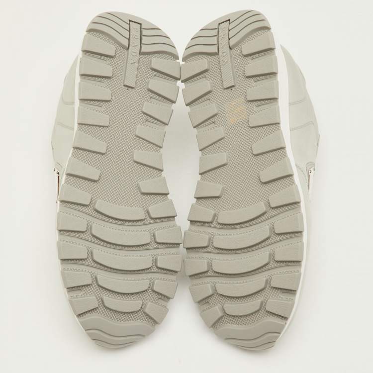مملوكة مسبقًا Prada Prax 01 Size 41.5 Grey Nylon Low Top Sneakers