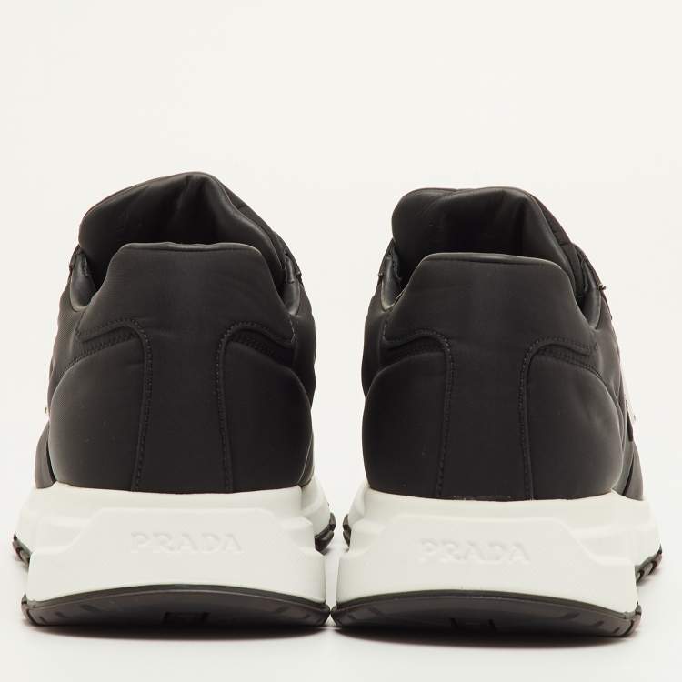 مملوكة مسبقًا حذاء رياضي برادا براكس جلد أسود منخفض من أعلى مقاس 43