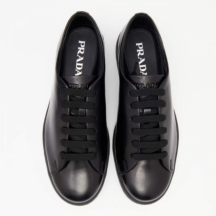 مملوكة مسبقًا Prada Black Leather Low Top Sneakers Size 41.5