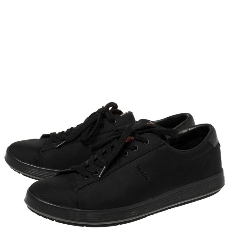 مملوكة مسبقًا Prada Sports Black Nylon Lace Up Low Top Sneakers Size 42.5