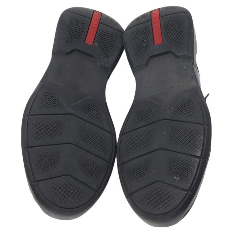 مملوكة مسبقًا Prada Sport Navy Blue Leather And Neoprene Low Top Sneakers Size 43 