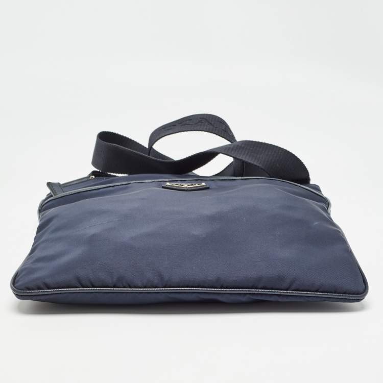 Pre Owned Prada Dark Blue Nylon and Leather Zip Messenger Bag