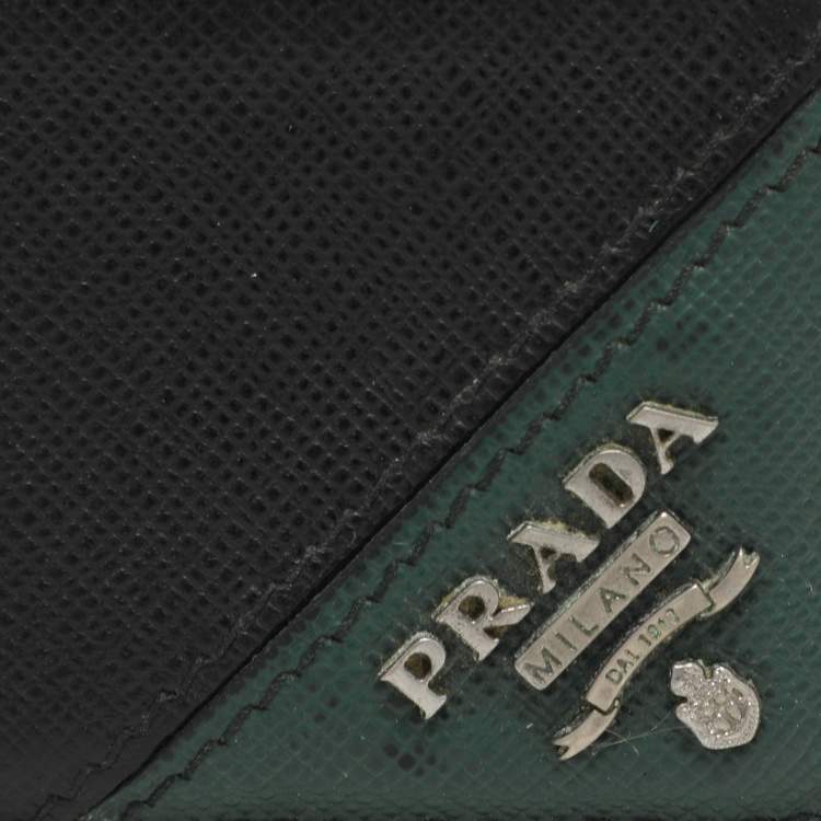 Pre Owned Prada Black/Green Leather Logo Card Holder
