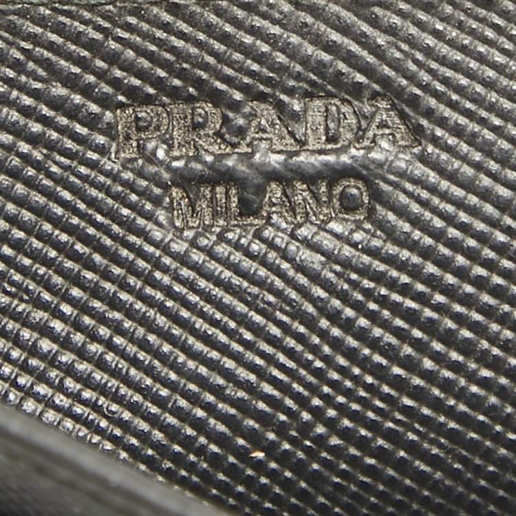 Pre Owned Prada Black Saffiano Leather Logo Card Holder