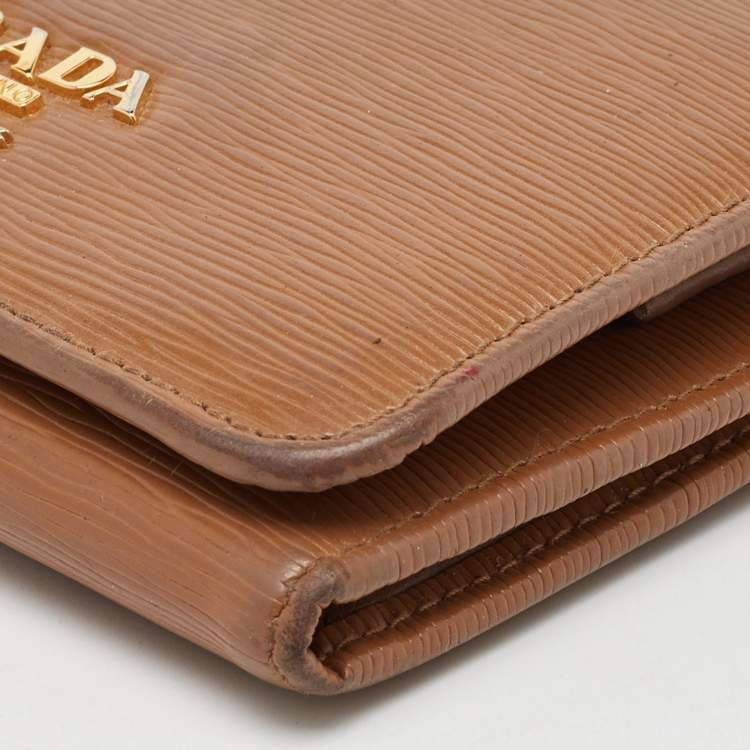 Pre Owned Prada Tan Vittello Move Leather Trifold Wallet