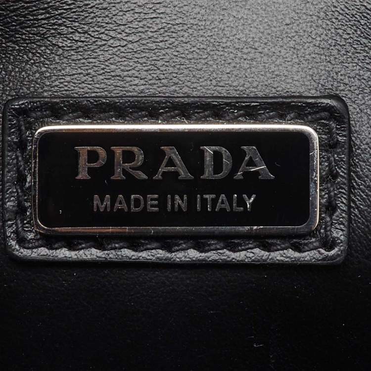 Pre Owned Prada White Leather Logo Embossed Vertical Shape Shoulder Bag