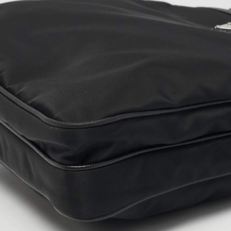 مملوكة مسبقًا Prada Black Re-Nylon and Saffiano Leather Messenger Bag