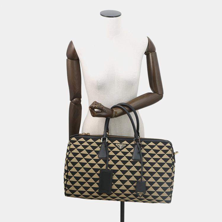 مملوكة مسبقًا Prada Symbol Embroideryfabric Travel Bag Beige/Black Canvas Saffiano Leather 