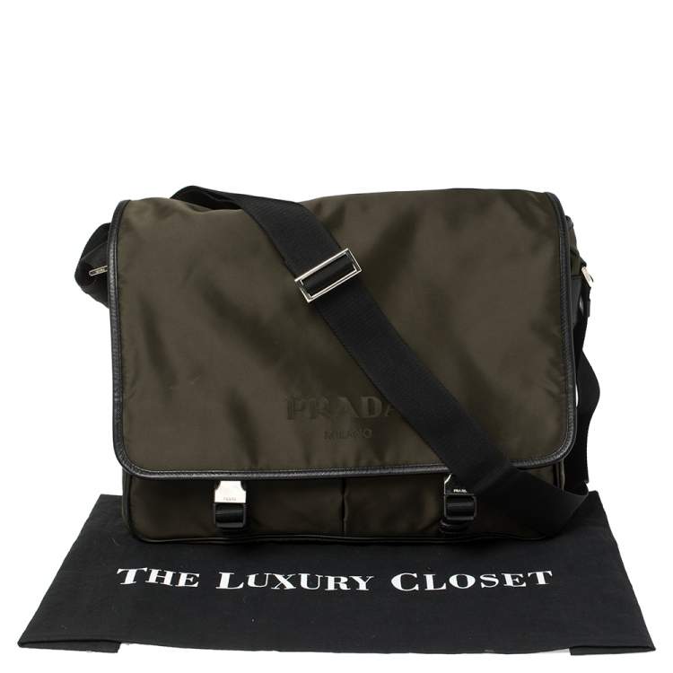 مملوكة مسبقًا Prada Khaki Green/Black Nylon Flap Messenger Bag
