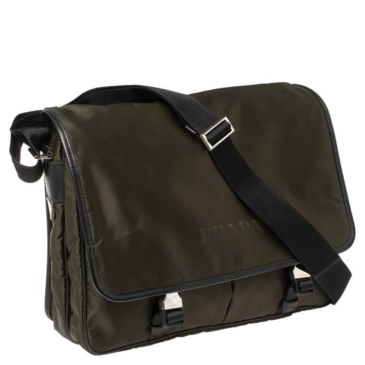 مملوكة مسبقًا Prada Khaki Green/Black Nylon Flap Messenger Bag