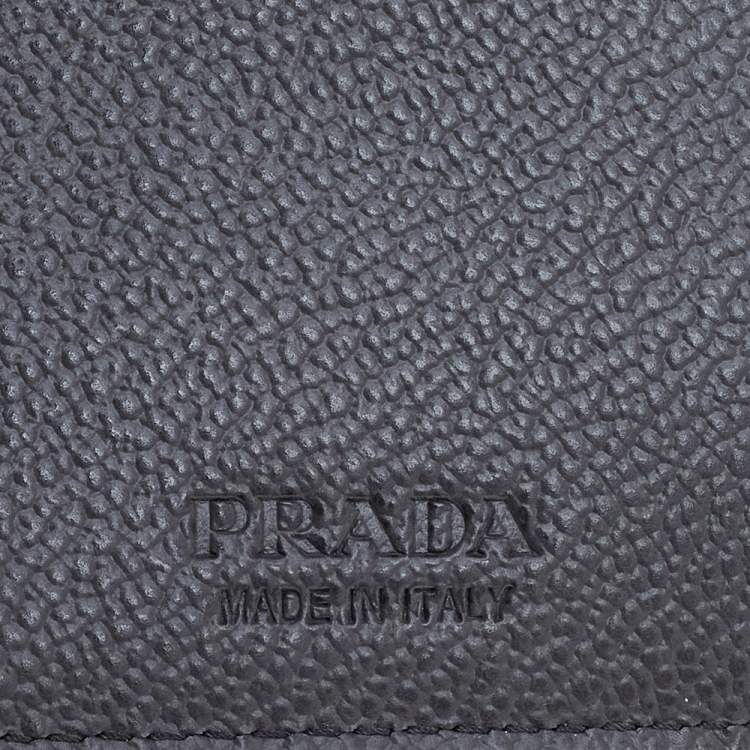 Pre Owned Prada Grey Vitello Grain Leather Bifold Wallet