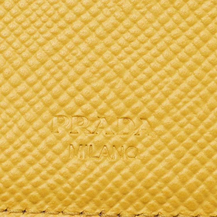 Pre Owned Prada Grey Saffiano Cuir Leather Triangle Logo Bifold Card Case