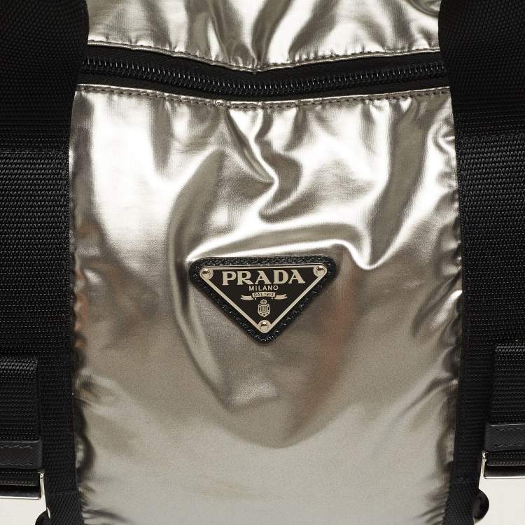 مملوكة مسبقًا Prada Black/Metallic Grey Tessuto Metal Duffel Bag