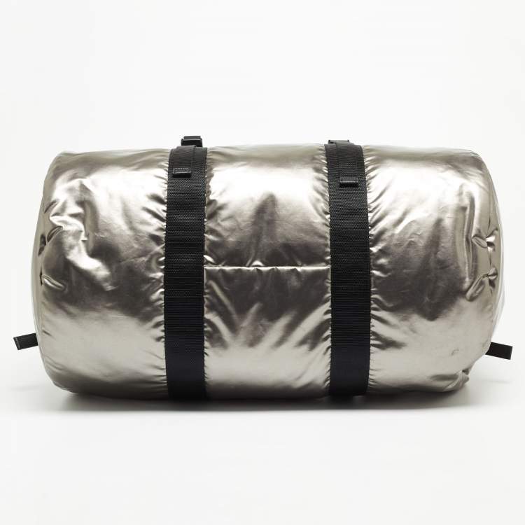 مملوكة مسبقًا Prada Black/Metallic Grey Tessuto Metal Duffel Bag