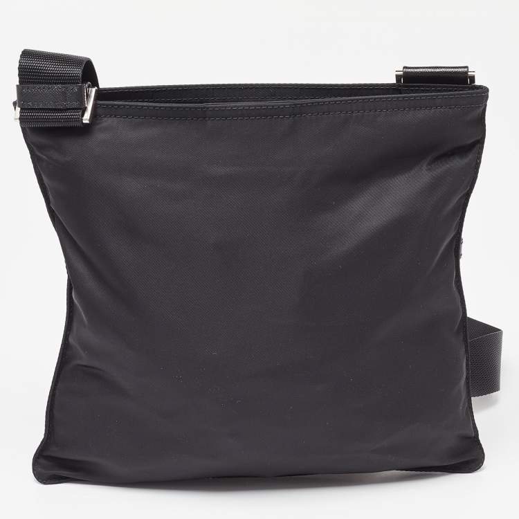 Pre Owned Prada Black Nylon Zip Messengers Bag
