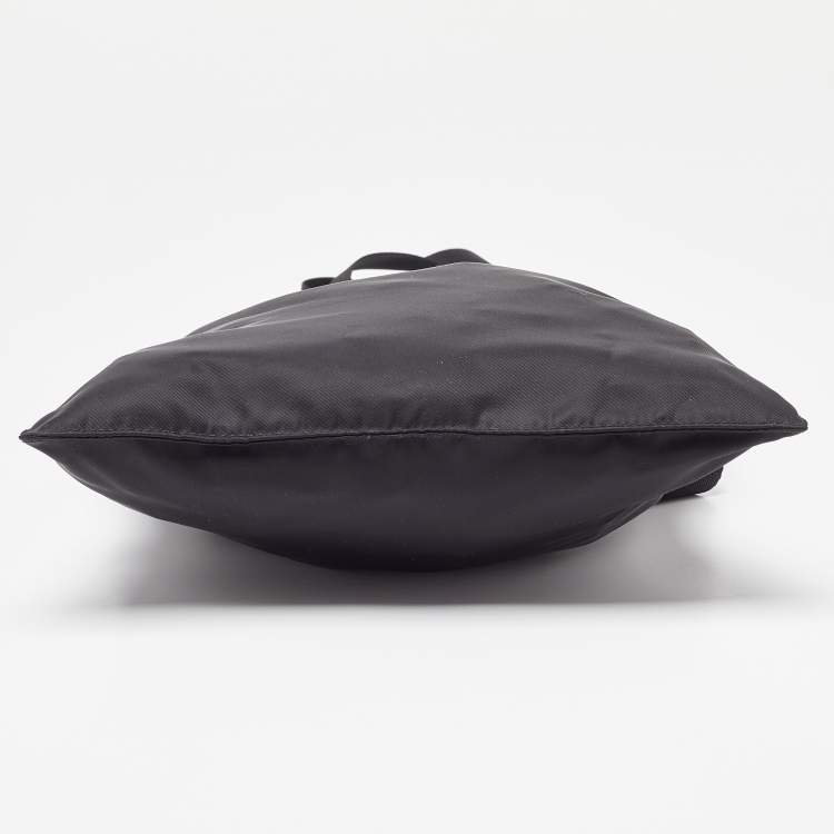 Pre Owned Prada Black Nylon Zip Messengers Bag