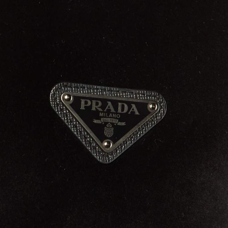 Pre Owned صدرية برادا فيلفت أسود بشعار مثلث مقاس متوسط