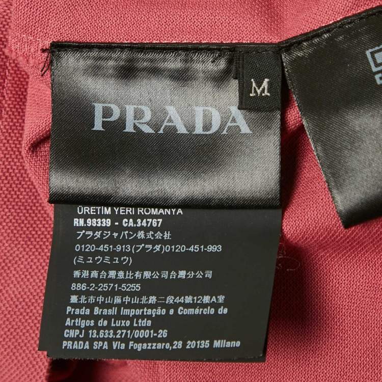 مملوكة مسبقًا تي شيرت برادا قطن شعار مثلثي لون معتم مقاس متوسط