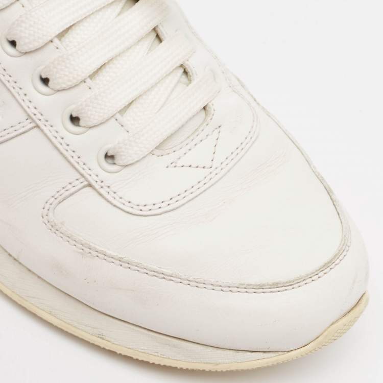 مملوكة مسبقًا Prada White Leather Lace Up Sneakers Size 41.5