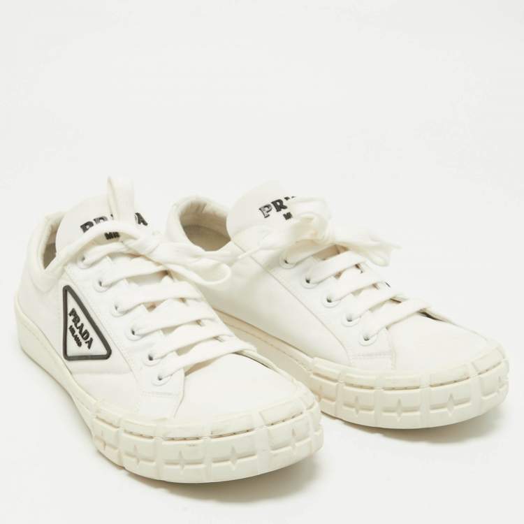 مملوكة مسبقًا Prada White Nylon Double Wheel Lace Up Sneakers Size 41