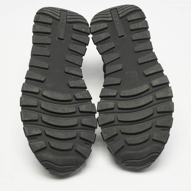 مملوكة مسبقًا Prada Black Leather and Nylon Triangle Logo Low Top Sneakers Size 42