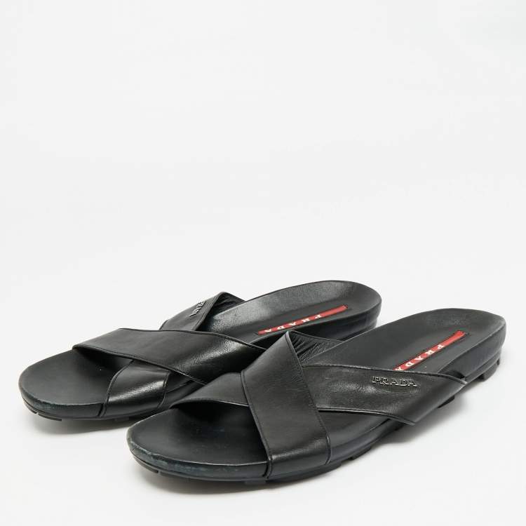 Pre Owned صندل فلات سيور متعاكسة جلد أسود برادا مقاس 43.5