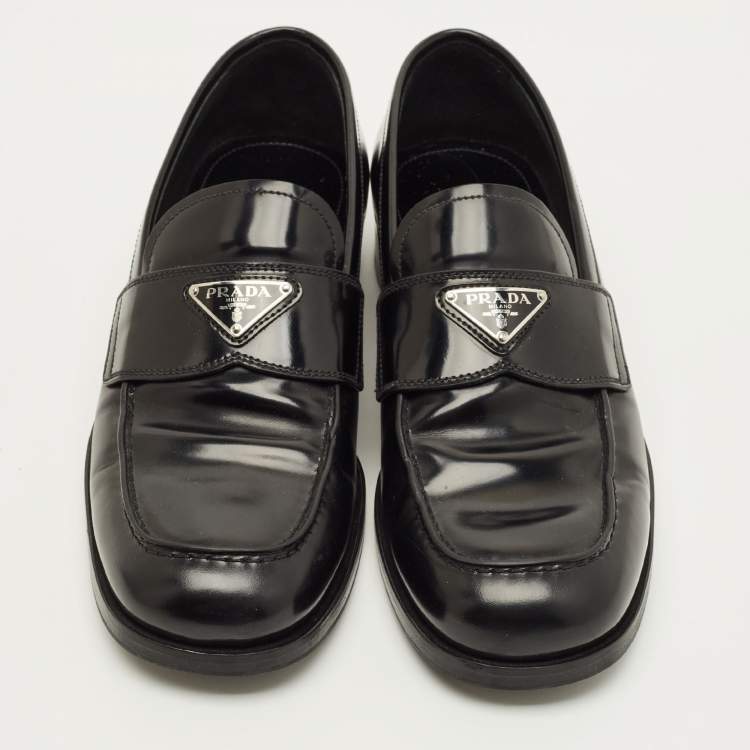 Pre Owned Prada Glossy Size 42 Black Leather Penny Loafers
