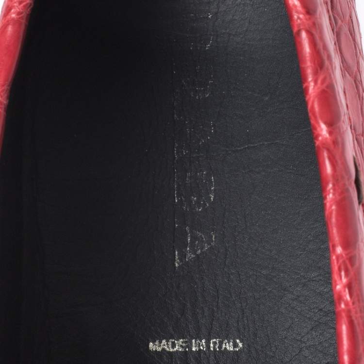 مملوكة مسبقًا Prada Red Crocodile Leather Slip On Loafers Size 45