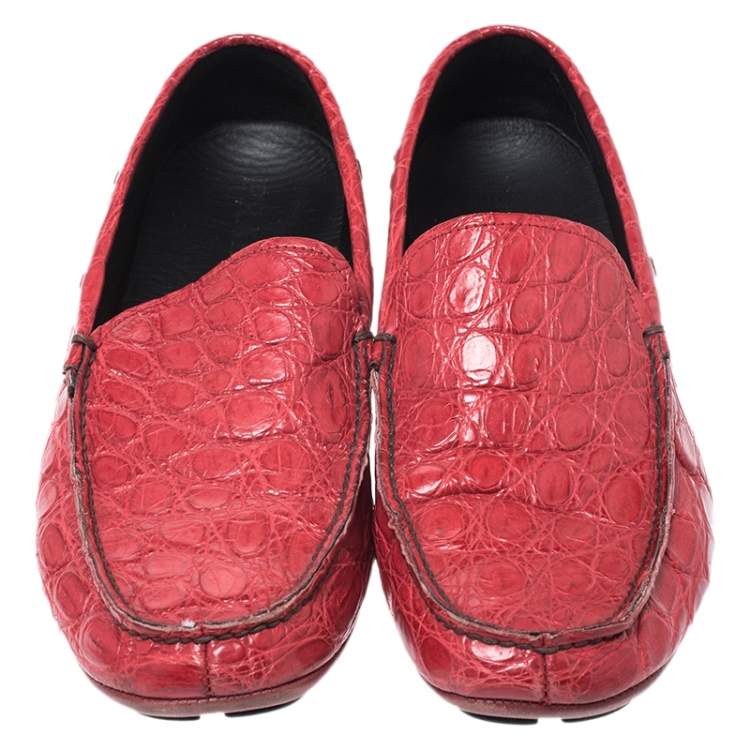 مملوكة مسبقًا Prada Red Crocodile Leather Slip On Loafers Size 45