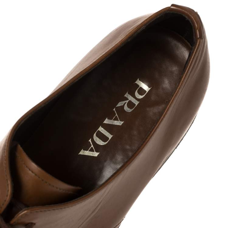 مملوكة مسبقًا Prada Brown Leather Lace Up Oxfords Size 41.5