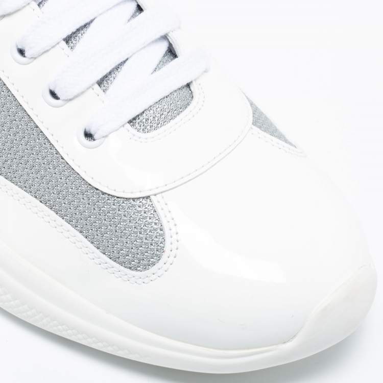 مملوكة مسبقًا Prada  White/Grey Patent And Fabric Low Top  Sneakers Size 44.5 