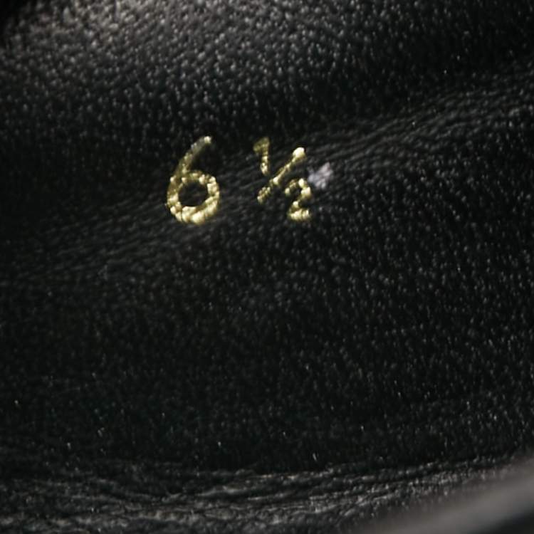 مملوكة مسبقًا Prada Black Leather Slip On Loafers Size 40.5