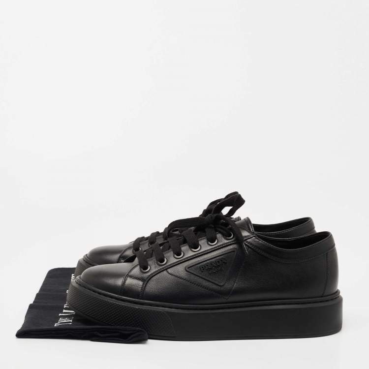 مملوكة مسبقًا Prada Black Leather Low Top Sneakers Size 42.5
