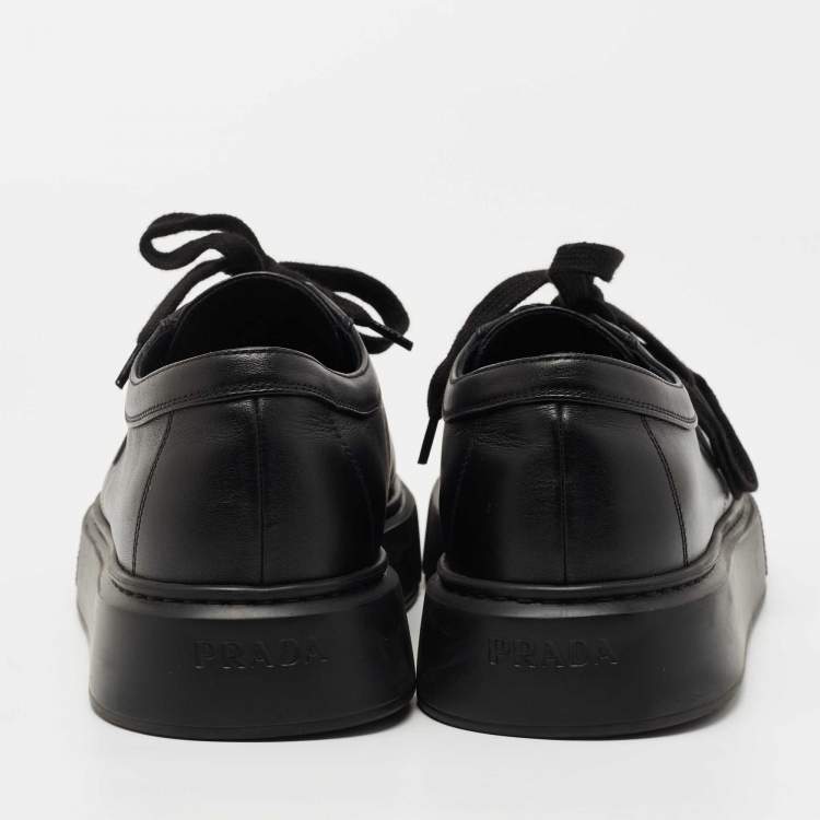 مملوكة مسبقًا Prada Black Leather Low Top Sneakers Size 42.5