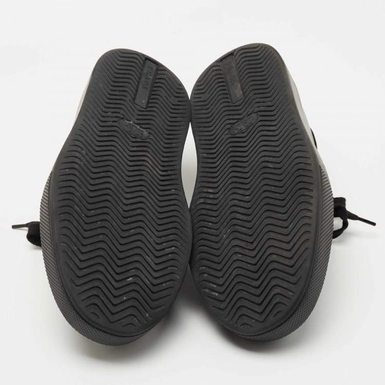مملوكة مسبقًا Prada Black Leather Low Top Sneakers Size 42.5