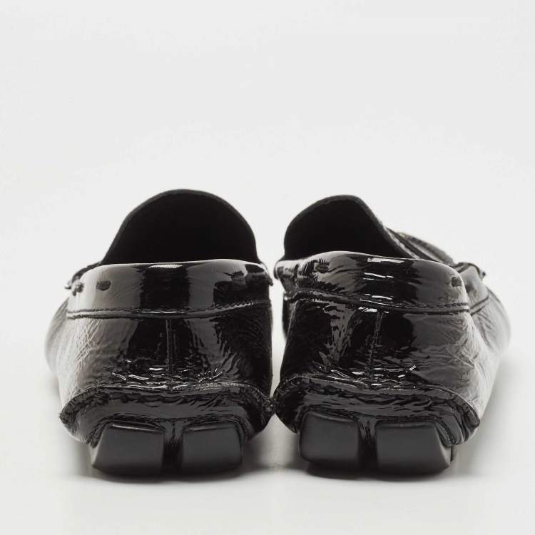 مملوكة مسبقًا Prada Black Patent Leather Logo Slip On Loafers Size 41.5