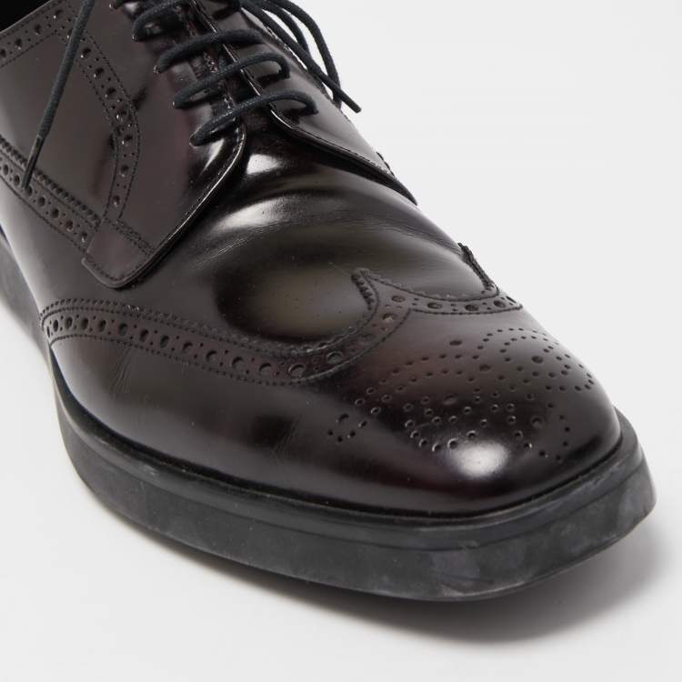 مملوكة مسبقًا Prada Burgundy Brogue Leather Oxfords Sneakers Size 43