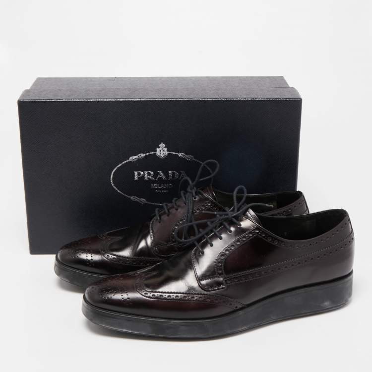 مملوكة مسبقًا Prada Burgundy Brogue Leather Oxfords Sneakers Size 43