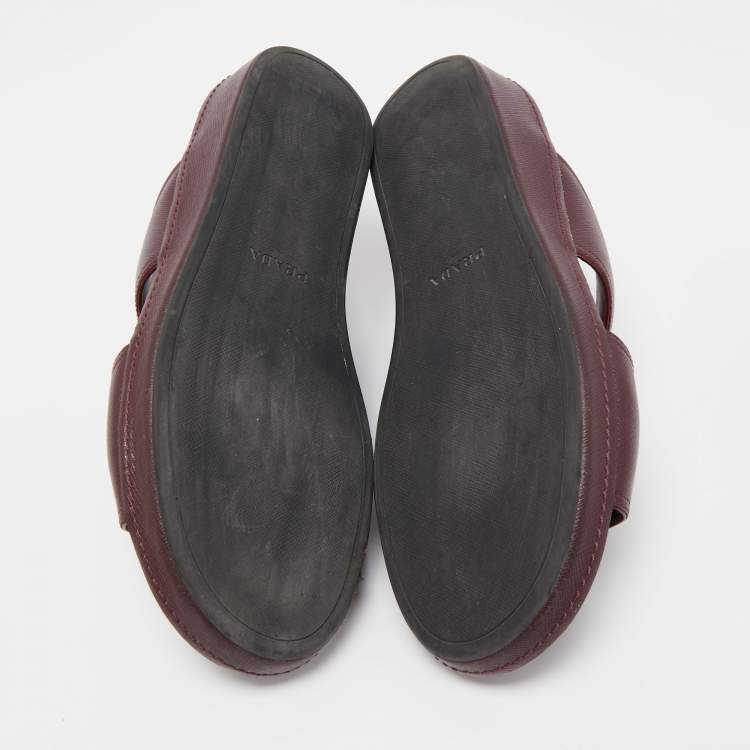 Pre Owned Prada Burgundy Saffiano Leather Buckle Slide Sandals Size 43.5