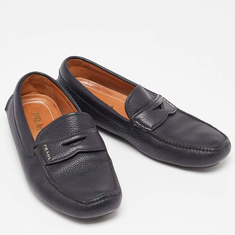 مملوكة مسبقًا Prada Navy Blue Leather Penny Loafers Size 40.5 