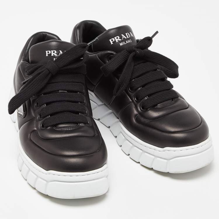 مملوكة مسبقًا Prada Black Padded Leather Platform Sneakers Size 43