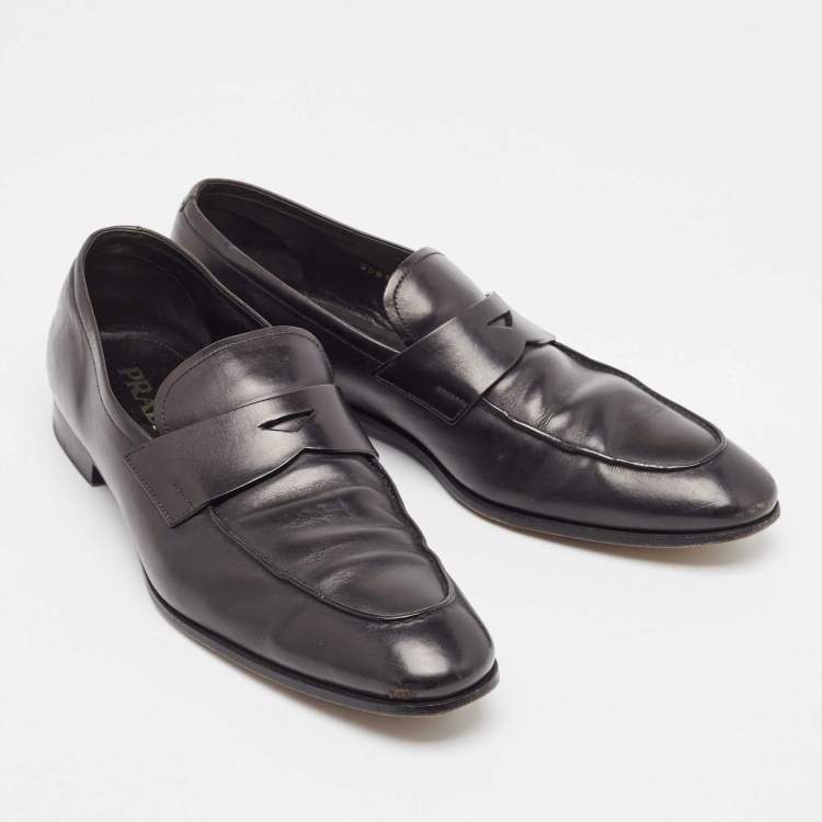 مملوكة مسبقًا Prada Black Leather Slip On Loafers Size 44
