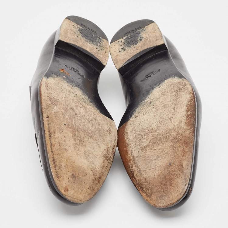 مملوكة مسبقًا Prada Black Leather Slip On Loafers Size 44