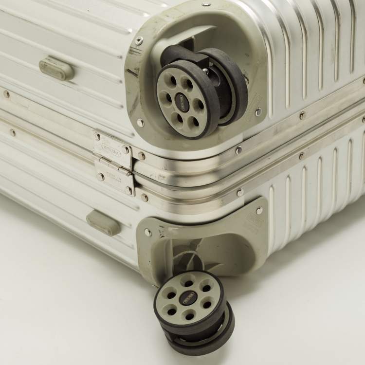 Pre Owned Rimowa Check-In L Silver Aluminium Luggage