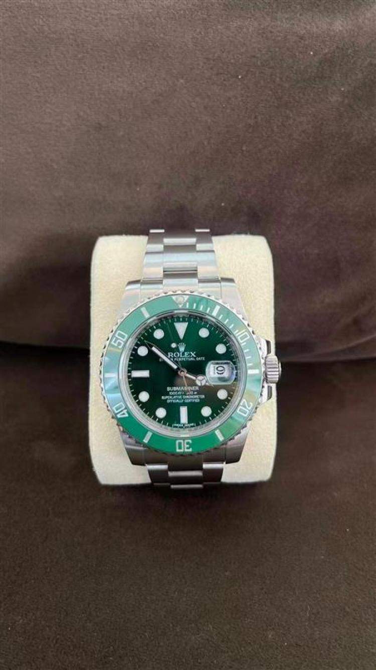 Pre Owned Rolex Submariner 116610LV Automatic Green Stainless Steel Automatic Men's Wristwatch 40 mm