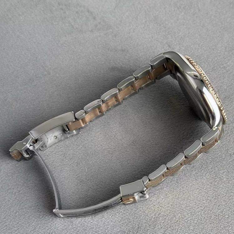 مملوكة مسبقًا Rolex Yacht-Master 126621 Automatic Brown 18k Rose Gold Stainless Steel Men's Wristwatch 40 mm